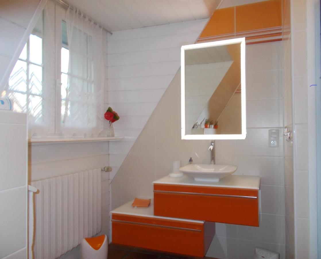 プルグレスカン Les Ajoncs Bed & Breakfast エクステリア 写真