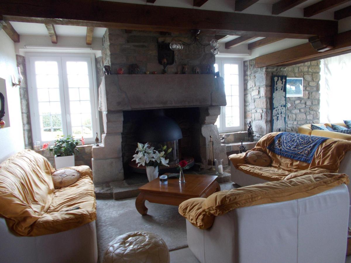 プルグレスカン Les Ajoncs Bed & Breakfast エクステリア 写真