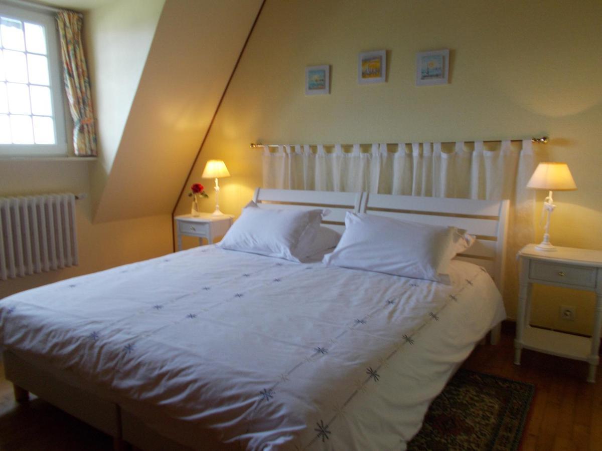 プルグレスカン Les Ajoncs Bed & Breakfast エクステリア 写真